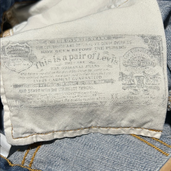 Levi’s women’s denim shorts - Picture 9 of 11